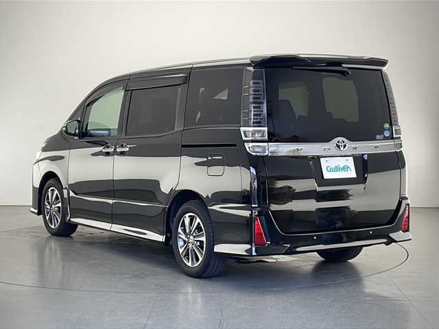 トヨタ ヴォクシー ZS 煌Ⅱ 長野県 2020(令2)年 5.5万km イナズマスパーキングブラックガラスフレーク 社外SDナビ/Bluetooth/CD/DVD/フルセグTV/バックカメラ/両側パワスラ/ETC/純正16インチAW装着/社外フロアマット/ステアリングスイッチ/横滑り防止装置/衝突被害軽減システム/車線逸脱警報/パーキングサポートブレーキ/先行車発進告知/コーナーセンサー/クルーズコントロール/スペアキー/スペアキー1本
