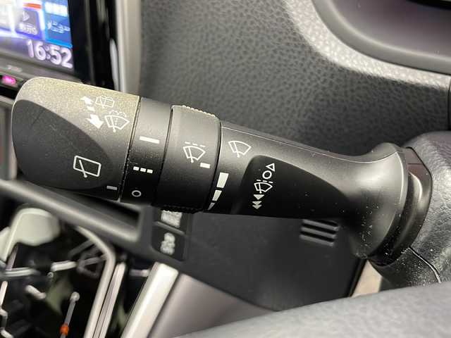 トヨタ ヴォクシー ZS 煌Ⅱ 長野県 2020(令2)年 5.5万km イナズマスパーキングブラックガラスフレーク 社外SDナビ/Bluetooth/CD/DVD/フルセグTV/バックカメラ/両側パワスラ/ETC/純正16インチAW装着/社外フロアマット/ステアリングスイッチ/横滑り防止装置/衝突被害軽減システム/車線逸脱警報/パーキングサポートブレーキ/先行車発進告知/コーナーセンサー/クルーズコントロール/スペアキー/スペアキー1本