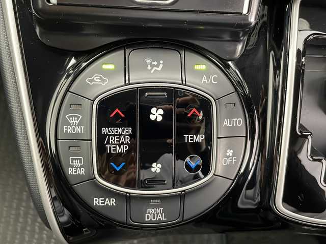 トヨタ ヴォクシー ZS 煌Ⅱ 長野県 2020(令2)年 5.5万km イナズマスパーキングブラックガラスフレーク 社外SDナビ/Bluetooth/CD/DVD/フルセグTV/バックカメラ/両側パワスラ/ETC/純正16インチAW装着/社外フロアマット/ステアリングスイッチ/横滑り防止装置/衝突被害軽減システム/車線逸脱警報/パーキングサポートブレーキ/先行車発進告知/コーナーセンサー/クルーズコントロール/スペアキー/スペアキー1本
