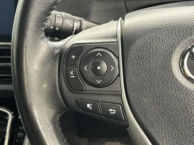 トヨタ ヴォクシー ZS 煌 愛知県 2018(平30)年 2.9万km イナズマスパーキングブラックガラスフレーク 純正１０インチナビ(NSZN-Z66T)/フルセグTV・CD／DVD・Bluetooth・FM／AM/バックカメラ/純正フリップダウンモニター(V12T-R66C)/黒革調シートカバー/クルーズコントロール/両側電動スライドドア/衝突軽減ブレーキ/純正ビルトインＥＴＣ/純正ドライブレコーダー/ＬＥＤヘッドライト/2列目ロールサンシェード/USB充電/オートハイビーム