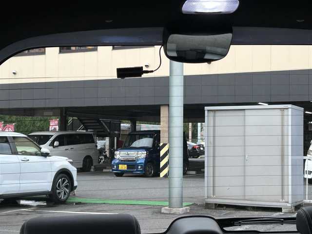 ホンダ Ｎ ＢＯＸ カスタム L ターボ 神奈川県 2022(令4)年 1.3万km プラチナホワイトパール ワンオーナー取説/純正メモリナビ/フルセグ/CD/DVD/BT/USB/CarPlay/純正エアロ/パドルシフト/両側パワースライドドア/バックカメラ/追従機能付きクルーズコントロール/衝突軽減ブレーキシステム/ハーフレザー/純正アルミホイール/ETC/プッシュスタート/スマートキー×2/パーキングセンサーシステム/路外逸脱抑制システム/前後ドラレコ/純正フロアマット/ダブル・カーテンエアバッグ/後席サイドエアバッグ