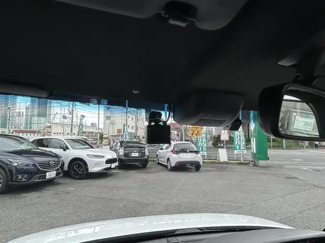 ホンダ Ｎ ＢＯＸ カスタム L ターボ 神奈川県 2022(令4)年 1.3万km プラチナホワイトパール ワンオーナー取説/純正メモリナビ/フルセグ/CD/DVD/BT/USB/CarPlay/純正エアロ/パドルシフト/両側パワースライドドア/バックカメラ/追従機能付きクルーズコントロール/衝突軽減ブレーキシステム/ハーフレザー/純正アルミホイール/ETC/プッシュスタート/スマートキー×2/パーキングセンサーシステム/路外逸脱抑制システム/前後ドラレコ/純正フロアマット/ダブル・カーテンエアバッグ/後席サイドエアバッグ