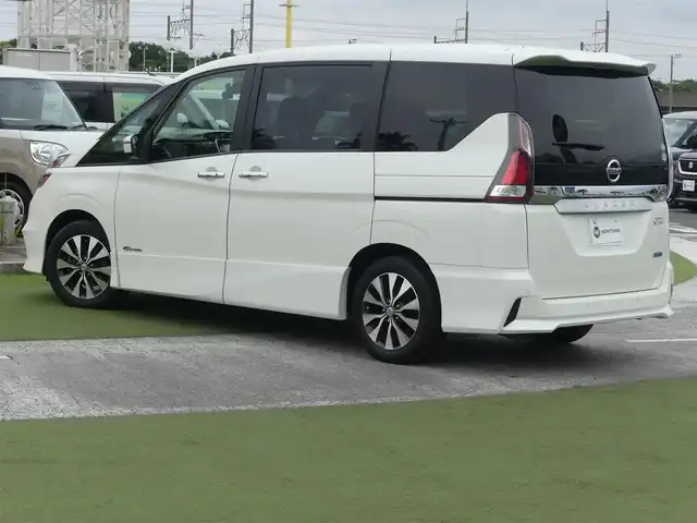 日産 セレナ ハイウェイスター G 千葉県 2017(平29)年 4.9万km ブリリアントホワイトパール エマージェンシーブレーキ/インテリジェントパーキングアシスト/クルーズコントロール/アイドリングストップ/ハンズフリー両側パワースライドドア/純正SDナビ/地デジTV/【DVD/CD再生機能　Bluetooth接続】/アラウンドビューモニター/フリップダウンモニター（RSA10S-L）/ドライブレコーダー/革巻きステアリング/ステアリングスイッチ/ETC/LEDヘッドライト/フォグライト/ウインカーミラー/コーナーセンサー/純正16インチアルミホイル/サイド/カーテンエアバッグ/インテリジェントキー