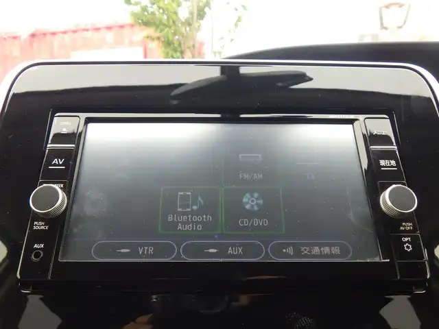 日産 セレナ ハイウェイスター G 千葉県 2017(平29)年 4.9万km ブリリアントホワイトパール エマージェンシーブレーキ/インテリジェントパーキングアシスト/クルーズコントロール/アイドリングストップ/ハンズフリー両側パワースライドドア/純正SDナビ/地デジTV/【DVD/CD再生機能　Bluetooth接続】/アラウンドビューモニター/フリップダウンモニター（RSA10S-L）/ドライブレコーダー/革巻きステアリング/ステアリングスイッチ/ETC/LEDヘッドライト/フォグライト/ウインカーミラー/コーナーセンサー/純正16インチアルミホイル/サイド/カーテンエアバッグ/インテリジェントキー