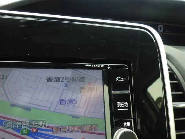 日産 セレナ ハイウェイスター G 千葉県 2017(平29)年 4.9万km ブリリアントホワイトパール エマージェンシーブレーキ/インテリジェントパーキングアシスト/クルーズコントロール/アイドリングストップ/ハンズフリー両側パワースライドドア/純正SDナビ/地デジTV/【DVD/CD再生機能　Bluetooth接続】/アラウンドビューモニター/フリップダウンモニター（RSA10S-L）/ドライブレコーダー/革巻きステアリング/ステアリングスイッチ/ETC/LEDヘッドライト/フォグライト/ウインカーミラー/コーナーセンサー/純正16インチアルミホイル/サイド/カーテンエアバッグ/インテリジェントキー