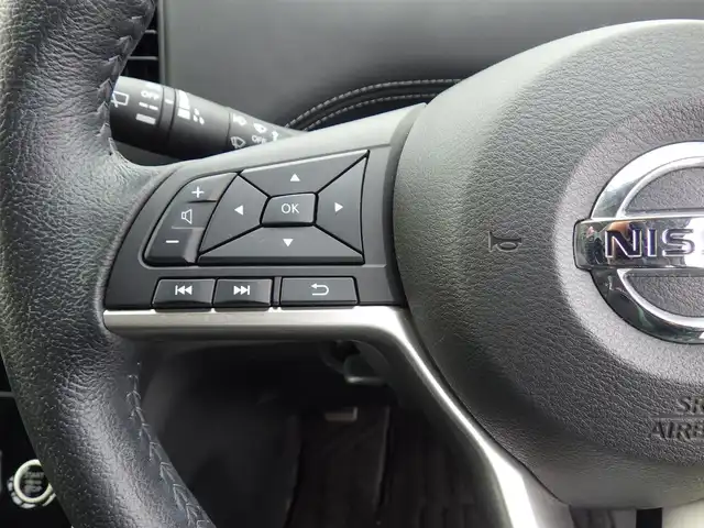 日産 セレナ ハイウェイスター G 千葉県 2017(平29)年 4.9万km ブリリアントホワイトパール エマージェンシーブレーキ/インテリジェントパーキングアシスト/クルーズコントロール/アイドリングストップ/ハンズフリー両側パワースライドドア/純正SDナビ/地デジTV/【DVD/CD再生機能　Bluetooth接続】/アラウンドビューモニター/フリップダウンモニター（RSA10S-L）/ドライブレコーダー/革巻きステアリング/ステアリングスイッチ/ETC/LEDヘッドライト/フォグライト/ウインカーミラー/コーナーセンサー/純正16インチアルミホイル/サイド/カーテンエアバッグ/インテリジェントキー