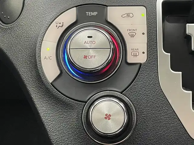 トヨタ シエンタ G セーフティエディション 愛知県 2020(令2)年 2.2万km シルバーM 純正９型ナビ　フルセグＴＶ　全方位カメラ　シートヒーター　両側パワースライドドア　コーナーセンサー　セーフティセンス　衝突軽減装置　ＬＥＤオートライト　ＥＴＣ　ハンドルヒーター　フォグランプ　禁煙車