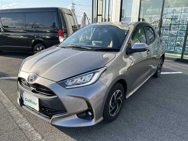 トヨタ ヤリス G 長崎県 2020(令2)年 2.8万km アバンギャルドブロンズメタリック 純正ナビ（ＡＭ／ＦＭ／ＴＶ／ＢＴ／ＵＳＢ）/全方位カメラ/ドラレコ前後/エコドライブインジケータ/Ｔ－Ｃｏｎｎｅｃｔ/ＥＴＣ/フォグランプ/ウィンカーミラー/純正フロアマット/モデリスタアルミ/横滑り防止装置/取扱説明書/保証書/記録簿