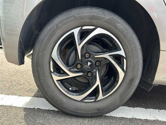トヨタ ヤリス G 長崎県 2020(令2)年 2.8万km アバンギャルドブロンズメタリック 純正ナビ（ＡＭ／ＦＭ／ＴＶ／ＢＴ／ＵＳＢ）/全方位カメラ/ドラレコ前後/エコドライブインジケータ/Ｔ－Ｃｏｎｎｅｃｔ/ＥＴＣ/フォグランプ/ウィンカーミラー/純正フロアマット/モデリスタアルミ/横滑り防止装置/取扱説明書/保証書/記録簿