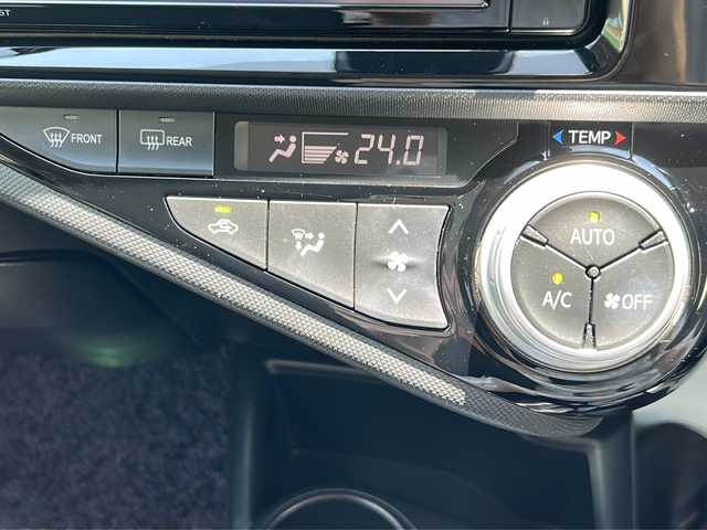 トヨタ アクア S スタイルブラック 茨城県 2017(平29)年 7.9万km ダークブルーマイカ 純正ナビ/バックカメラ/フルセグＴＶ/Ｂｌｕｅｔｏｏｔｈ/ＥＴＣ/衝突軽減ブレーキ/レーンキープアシスト/オートライト/オートハイビーム/LEDヘッドライト/スマートキー/スペアキー/プッシュスタート/取扱説明書
