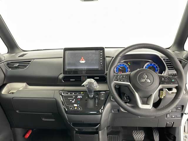 三菱 デリカミニ T プレミアム 長野県 2025(令7)年 0.1千km ベージュＭ 登録済未使用車/4WD/純正9インチディスプレイオーディオ/（Bluetooth／AppleCarPlay／AndroidAuto）/360°カメラ/前席シートヒーター/ステアリングヒーター/両側電動スライドドア（ハンズフリー）/デジタルインナーミラー/後席サンシェード/衝突軽減ブレーキ/車線逸脱防止支援機能/マイパイロット/前後コーナーセンサー/ハーフレザーシート/電子パーキング/ヘッドライトレベライザー/スマートキー/スペアキー/取扱説明書/保証書