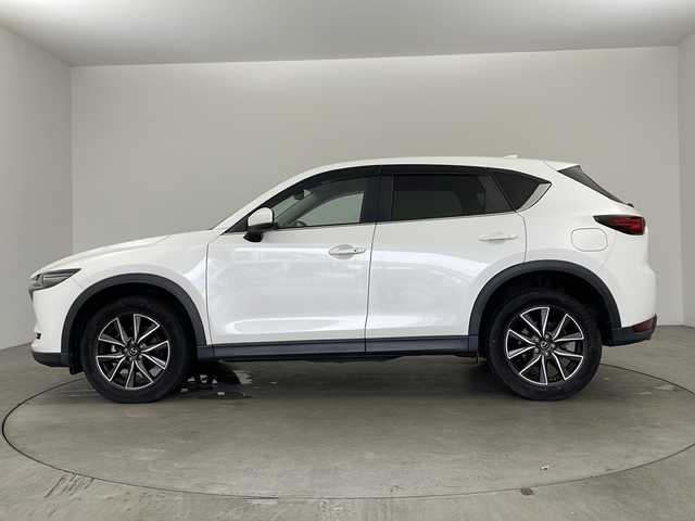 マツダ ＣＸ－５ XD プロアクティブ 兵庫県 2017(平29)年 5.9万km スノーフレイクホワイトパールマイカ ・純正ナビ&TV&SD&BT&DVD&CD&USB/・BOSEサウンド/・バックカメラ/・ETC/・ドライブレコーダー/・レーダークルーズコントロール/・レーンキープアシスト/・車間認知機能/・ブラインドスポットモニター/・標識認識機能/・ドライバーアテンションアラート/・パーキングセンサー/・衝突軽減ブレーキ/・車線逸脱警報/・ヘッドアップディスプレイ/・LEDオートライト/・フォグランプ/・オートマチックハイビーム/・パワーシート/・シートヒーター/・ステアリングヒーター/・電動リアゲート/・ブレーキホールド/・電動パーキングヴレーキ/・アイドリングストップ/・ステアリングリモコン/・防眩ミラー/・スペアキー/・ドアバイザー/・カーテンエアバック