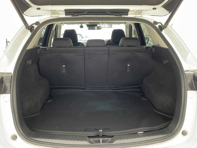 マツダ ＣＸ－５ XD プロアクティブ 兵庫県 2017(平29)年 5.9万km スノーフレイクホワイトパールマイカ ・純正ナビ&TV&SD&BT&DVD&CD&USB/・BOSEサウンド/・バックカメラ/・ETC/・ドライブレコーダー/・レーダークルーズコントロール/・レーンキープアシスト/・車間認知機能/・ブラインドスポットモニター/・標識認識機能/・ドライバーアテンションアラート/・パーキングセンサー/・衝突軽減ブレーキ/・車線逸脱警報/・ヘッドアップディスプレイ/・LEDオートライト/・フォグランプ/・オートマチックハイビーム/・パワーシート/・シートヒーター/・ステアリングヒーター/・電動リアゲート/・ブレーキホールド/・電動パーキングヴレーキ/・アイドリングストップ/・ステアリングリモコン/・防眩ミラー/・スペアキー/・ドアバイザー/・カーテンエアバック