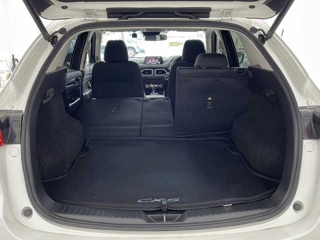 マツダ ＣＸ－５ XD プロアクティブ 兵庫県 2017(平29)年 5.9万km スノーフレイクホワイトパールマイカ ・純正ナビ&TV&SD&BT&DVD&CD&USB/・BOSEサウンド/・バックカメラ/・ETC/・ドライブレコーダー/・レーダークルーズコントロール/・レーンキープアシスト/・車間認知機能/・ブラインドスポットモニター/・標識認識機能/・ドライバーアテンションアラート/・パーキングセンサー/・衝突軽減ブレーキ/・車線逸脱警報/・ヘッドアップディスプレイ/・LEDオートライト/・フォグランプ/・オートマチックハイビーム/・パワーシート/・シートヒーター/・ステアリングヒーター/・電動リアゲート/・ブレーキホールド/・電動パーキングヴレーキ/・アイドリングストップ/・ステアリングリモコン/・防眩ミラー/・スペアキー/・ドアバイザー/・カーテンエアバック