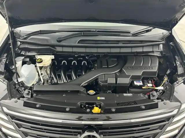 日産 セレナ ハイウェイスター V 三重県 2023(令5)年 0.6万km ダイヤモンドブラック 禁煙車　/純正ナビ　/アラウンドビューモニター　/両側パワースライドドア　/レーダークルーズコントロール　/ワイヤレス充電　/インテリジェントスマートルームミラー　/純正フロントスポイラー　/プロパイロット　/ＢＳＭ/エマージェンシーブレーキ/レーンキープアシスト /前後コーナーセンサー/純正前後ドライブレコーダー/MTモード付きAT/パドルシフト