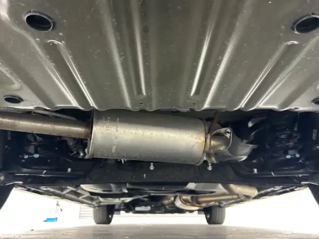 日産 セレナ ハイウェイスター V 三重県 2023(令5)年 0.6万km ダイヤモンドブラック 禁煙車　/純正ナビ　/アラウンドビューモニター　/両側パワースライドドア　/レーダークルーズコントロール　/ワイヤレス充電　/インテリジェントスマートルームミラー　/純正フロントスポイラー　/プロパイロット　/ＢＳＭ/エマージェンシーブレーキ/レーンキープアシスト /前後コーナーセンサー/純正前後ドライブレコーダー/MTモード付きAT/パドルシフト
