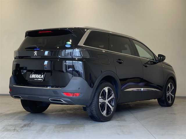 プジョー プジョー ５００８ GT 熊本県 2022(令4)年 2.9万km 黒 ・スマートキー/・プッシュスタート/・サンルーフ/・アクティブセーフティブレーキ/・トラフィックサインインフォメーション/・疲労検知/・アダプティブライト/・インテリジェントハイビーム/・パーキングセンサー/・ブラインドスポットモニター/・クルーズコントロール(追従式)/・ハーフレザーシート/・D席パワーシート /・前席シートヒーター /・純正ディスプレイオーディオ/　【Bluetooth・USB・AppleCarPlay・AndroidAuto】/・バックカメラ＆左サイドカメラ/・ETC/・ドライブレコーダー(前後録画)/・パワーバックドア/・純正マット/・保証書/取説