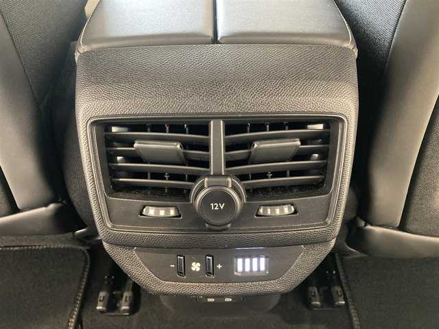 プジョー プジョー ５００８ GT 熊本県 2022(令4)年 2.9万km 黒 ・スマートキー/・プッシュスタート/・サンルーフ/・アクティブセーフティブレーキ/・トラフィックサインインフォメーション/・疲労検知/・アダプティブライト/・インテリジェントハイビーム/・パーキングセンサー/・ブラインドスポットモニター/・クルーズコントロール(追従式)/・ハーフレザーシート/・D席パワーシート /・前席シートヒーター /・純正ディスプレイオーディオ/　【Bluetooth・USB・AppleCarPlay・AndroidAuto】/・バックカメラ＆左サイドカメラ/・ETC/・ドライブレコーダー(前後録画)/・パワーバックドア/・純正マット/・保証書/取説