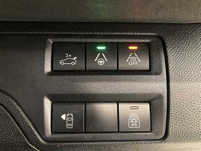 プジョー プジョー ５００８ GT 熊本県 2022(令4)年 2.9万km 黒 ・スマートキー/・プッシュスタート/・サンルーフ/・アクティブセーフティブレーキ/・トラフィックサインインフォメーション/・疲労検知/・アダプティブライト/・インテリジェントハイビーム/・パーキングセンサー/・ブラインドスポットモニター/・クルーズコントロール(追従式)/・ハーフレザーシート/・D席パワーシート /・前席シートヒーター /・純正ディスプレイオーディオ/　【Bluetooth・USB・AppleCarPlay・AndroidAuto】/・バックカメラ＆左サイドカメラ/・ETC/・ドライブレコーダー(前後録画)/・パワーバックドア/・純正マット/・保証書/取説