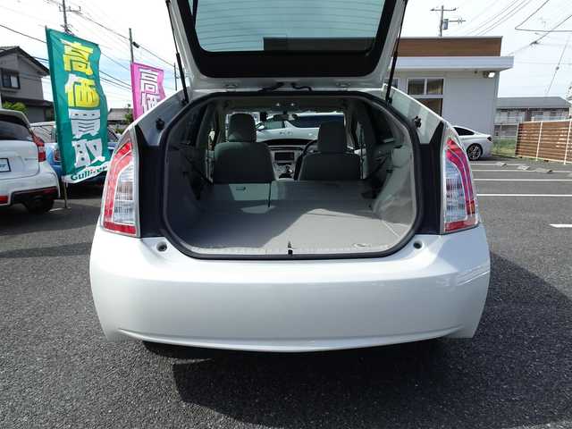 トヨタ プリウス S 千葉県 2012(平24)年 9.1万km ホワイトパールクリスタルシャイン ワンオーナー/純正ナビ（NSCT-W61）/・ワンセグTV/・バックカメラ/・FM/AMラジオ/ETC/プッシュスタート/スマートキー2本/フロアマット/ドライブレコーダー/ドアバイザー/ウィンカーミラー/フォグランプ/保証書/取扱説明書/Dラー点検記録簿/H24/8、H24/12、H25/2、H25/5、H25/8/H25/11、H26/2、H26/5、H26/8、H26/11/H27/2、H27/5、H27/8、H27/11、H28/3/H28/5、H28/8、H28/11、H29/2、H29/4/H29/8、H29/11、H30/4、R2/5、R4/5/R5/5、R6/5、R7/5