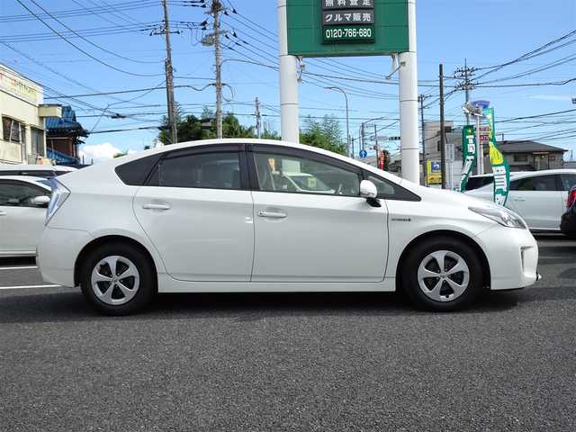 トヨタ プリウス S 千葉県 2012(平24)年 9.1万km ホワイトパールクリスタルシャイン ワンオーナー/純正ナビ（NSCT-W61）/・ワンセグTV/・バックカメラ/・FM/AMラジオ/ETC/プッシュスタート/スマートキー2本/フロアマット/ドライブレコーダー/ドアバイザー/ウィンカーミラー/フォグランプ/保証書/取扱説明書/Dラー点検記録簿/H24/8、H24/12、H25/2、H25/5、H25/8/H25/11、H26/2、H26/5、H26/8、H26/11/H27/2、H27/5、H27/8、H27/11、H28/3/H28/5、H28/8、H28/11、H29/2、H29/4/H29/8、H29/11、H30/4、R2/5、R4/5/R5/5、R6/5、R7/5