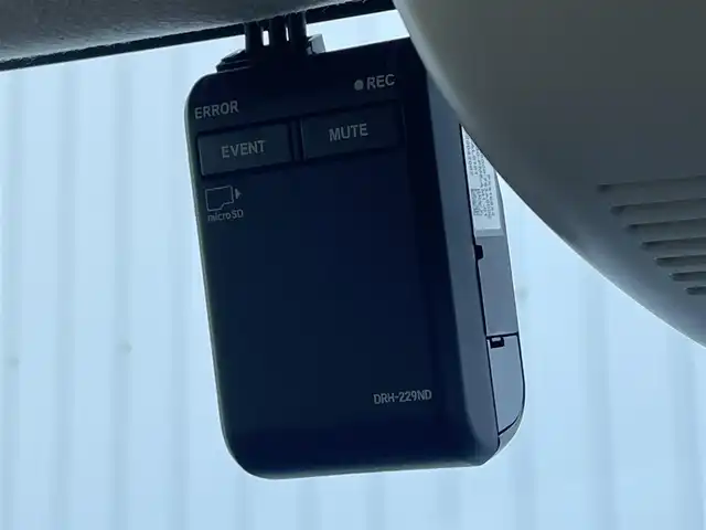 ホンダ Ｎ ＢＯＸ 神奈川県 2024(令6)年 0.2万km メテオロイドグレーメタリック 純正9型HDDナビ/(フルセグ/Bluetooth/CarPlay/CD/DVD)/ホンダコネクト/ホンダセンシング/・衝突軽減ブレーキ/・アダプティブクルーズコントロール/・レーンキープアシスト/・先行車発進告知/・標識認識/・オートハイビーム/LEDオートライト/両側電動スライドドア/電動パーキング/ブレーキホールド/前席シートヒーター/前方ドライブレコーダー/ビルトインETC/USB