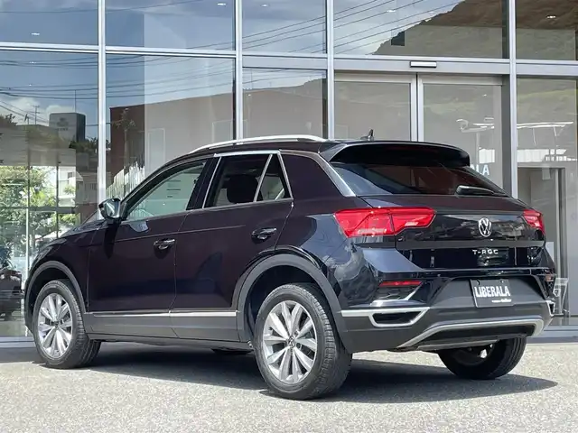 フォルクスワーゲン ＶＷ Ｔ－ロック TSI スタイル デザインPKG 福岡県 2021(令3)年 2.3万km ディープブラックパールエフェクト デジタルメータークラスター　/ナビ　/バックカメラ　/ＡｐｐｌｅＣａｒｐｌａｙ／Ａｎｄｒｏｉｄ　Ａｕｔｏ　/スマートキー　/ＡＣＣ　/ＢＳＭ　/衝突軽減Ｂ　/パワーバックドア　/LEDライト　/純正１７インチＡＷ　/ＥＴＣ