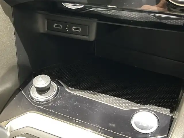 フォルクスワーゲン ＶＷ Ｔ－ロック TSI スタイル デザインPKG 福岡県 2021(令3)年 2.3万km ディープブラックパールエフェクト デジタルメータークラスター　/ナビ　/バックカメラ　/ＡｐｐｌｅＣａｒｐｌａｙ／Ａｎｄｒｏｉｄ　Ａｕｔｏ　/スマートキー　/ＡＣＣ　/ＢＳＭ　/衝突軽減Ｂ　/パワーバックドア　/LEDライト　/純正１７インチＡＷ　/ＥＴＣ