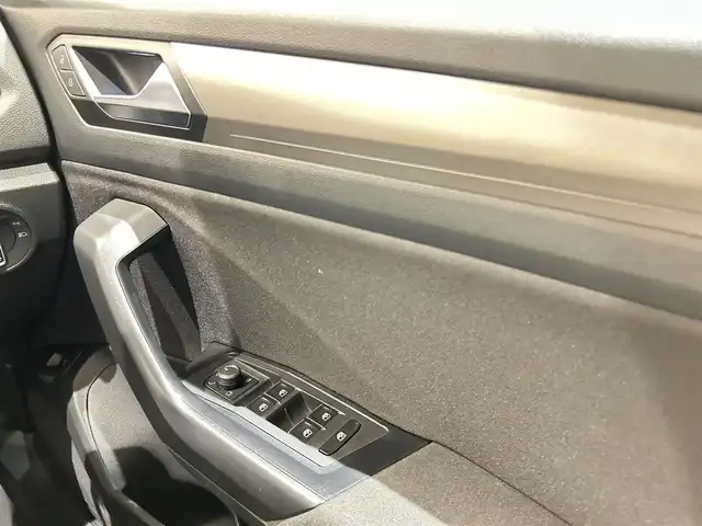 フォルクスワーゲン ＶＷ Ｔ－ロック TSI スタイル デザインPKG 福岡県 2021(令3)年 2.3万km ディープブラックパールエフェクト デジタルメータークラスター　/ナビ　/バックカメラ　/ＡｐｐｌｅＣａｒｐｌａｙ／Ａｎｄｒｏｉｄ　Ａｕｔｏ　/スマートキー　/ＡＣＣ　/ＢＳＭ　/衝突軽減Ｂ　/パワーバックドア　/LEDライト　/純正１７インチＡＷ　/ＥＴＣ