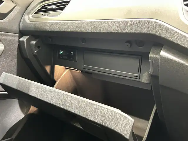フォルクスワーゲン ＶＷ Ｔ－ロック TSI スタイル デザインPKG 福岡県 2021(令3)年 2.3万km ディープブラックパールエフェクト デジタルメータークラスター　/ナビ　/バックカメラ　/ＡｐｐｌｅＣａｒｐｌａｙ／Ａｎｄｒｏｉｄ　Ａｕｔｏ　/スマートキー　/ＡＣＣ　/ＢＳＭ　/衝突軽減Ｂ　/パワーバックドア　/LEDライト　/純正１７インチＡＷ　/ＥＴＣ