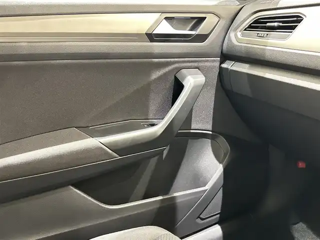 フォルクスワーゲン ＶＷ Ｔ－ロック TSI スタイル デザインPKG 福岡県 2021(令3)年 2.3万km ディープブラックパールエフェクト デジタルメータークラスター　/ナビ　/バックカメラ　/ＡｐｐｌｅＣａｒｐｌａｙ／Ａｎｄｒｏｉｄ　Ａｕｔｏ　/スマートキー　/ＡＣＣ　/ＢＳＭ　/衝突軽減Ｂ　/パワーバックドア　/LEDライト　/純正１７インチＡＷ　/ＥＴＣ