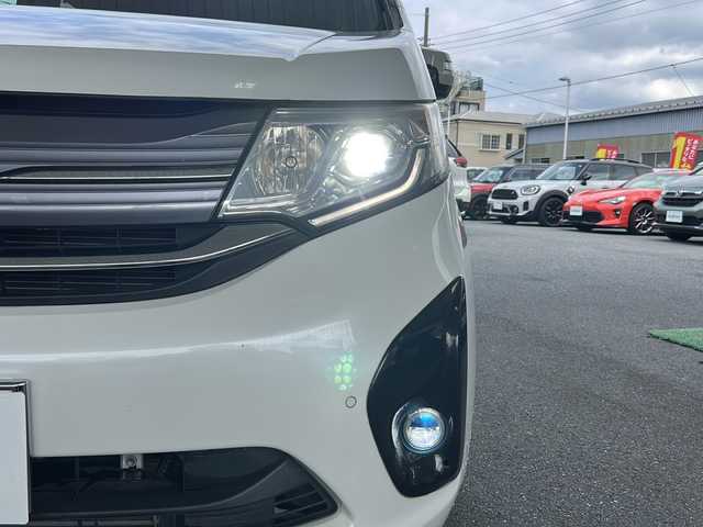 ホンダ ステップワゴン G ホンダセンシング 埼玉県 2018(平30)年 4.7万km プラチナホワイトパール 福祉車両/ナビ装着用スペシャルパッケージ＋ETC車載器(ナビゲーション連動)/Honda SENSING/クルーズコントロール/1列目シート用i-サイドエアバッグシステム＋サイドカーテンエアバッグシステム(1-3列目シート対応)/リア左側パワースライドドア＋スライドドア・イージークローザー（リア両側）/リア右側パワースライドドア/コンフォートビューパッケージ/IRカット(遮熱)＋スーパーUVカットフロントドアガラス/プラズマクラスター機能/トリプルゾーンコントロール・フルオートエアコンディショナー/LEDヘッドライト(オートレベリング/オートライトコントロール機構付)