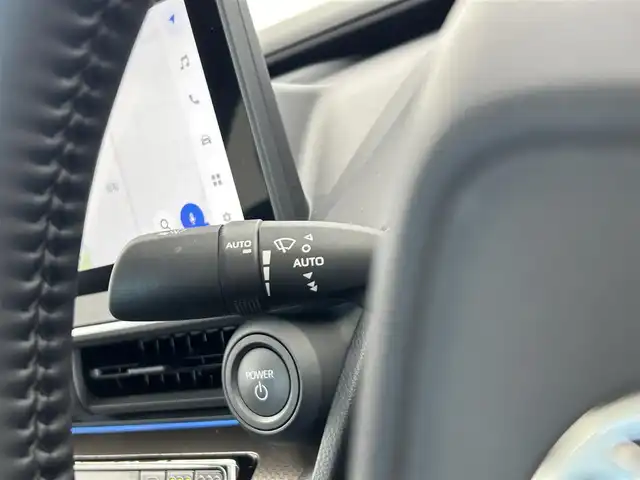 トヨタ プリウス Z 愛知県 2023(令5)年 2.6万km アティチュードブラックマイカ サンルーフ/トヨタセーフティセンス/純正12.3インチナビ/（Bluetooth/フルセグTV/USB入力）/全方位カメラ/ブラインドスポットモニター/デジタルインナーミラー/ETC2.0/ドライブレコーダー/合皮シート/パワーシート/シートヒーター/シートクーラー/ステアリングヒーター/衝突軽減システム/ACC/レーダークルーズコントロール/オートマチックハイビーム/電動リアゲード/メモリシート/純正LEDライト/純正19インチAW/純正フロアマット/オートライト/AC100V