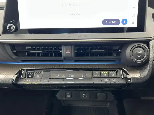 トヨタ プリウス Z 愛知県 2023(令5)年 2.6万km アティチュードブラックマイカ サンルーフ/トヨタセーフティセンス/純正12.3インチナビ/（Bluetooth/フルセグTV/USB入力）/全方位カメラ/ブラインドスポットモニター/デジタルインナーミラー/ETC2.0/ドライブレコーダー/合皮シート/パワーシート/シートヒーター/シートクーラー/ステアリングヒーター/衝突軽減システム/ACC/レーダークルーズコントロール/オートマチックハイビーム/電動リアゲード/メモリシート/純正LEDライト/純正19インチAW/純正フロアマット/オートライト/AC100V