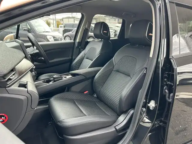 日産 オーラ G FOUR レザーエディション 岩手県 2024(令6)年 1.4万km ミッドナイトブラック/サンライズカッパー ４WD/ワンオーナー　/日産純正コネクトナビ　/フルセグTV/ブルートゥース/ＢＯＳＥスピーカー　/黒レザーシート　/全方位モニター　/プロパイロット　/デジタルインナーミラー　/置くだけ充電　/シートヒーター　/ビルトインＥＴＣ２．０　/ハンドルヒーター/BSM/プッシュスタート/スペアキー/フロアマット/ドアバイザー/保証書　取説　ナビ取説
