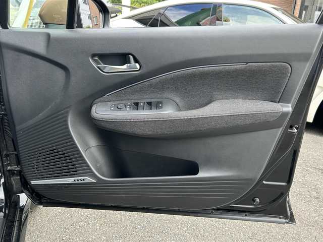日産 オーラ G FOUR レザーエディション 岩手県 2024(令6)年 1.4万km ミッドナイトブラック/サンライズカッパー ４WD/ワンオーナー　/日産純正コネクトナビ　/フルセグTV/ブルートゥース/ＢＯＳＥスピーカー　/黒レザーシート　/全方位モニター　/プロパイロット　/デジタルインナーミラー　/置くだけ充電　/シートヒーター　/ビルトインＥＴＣ２．０　/ハンドルヒーター/BSM/プッシュスタート/スペアキー/フロアマット/ドアバイザー/保証書　取説　ナビ取説