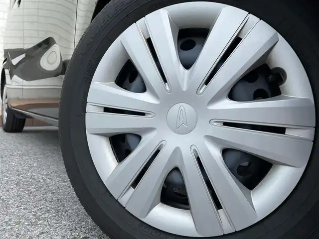 ダイハツ タント X ターボ 滋賀県 2025(令7)年 0.4万km ブラックマイカメタリック 片側パワースライドドア/純正9インチディスプレイオーディオ/（AM/FM/フルセグ/Bluetooth/USB/HDMI/ipod/Apple Car　play/Android Auto）/バックカメラ/ETC/前方ドライブレコーダー/踏み間違い防止アシスト/プリクラッシュブレーキアシスト/ヒルスタート（坂道発進）アシスト/前方衝突防止支援システム/TCS（トラクションコントロールシステム）/VDC（ビークルダイナミクスコントロール）/レーンキープアシスト/ABS（アンチロックブレーキシステム）/コーナー・バックセンサー（ソナー）/標識検知機能/車線逸脱警報/運転席・助手席シートヒーター/電動格納ミラー/電子パーキング/ブレーキホールド/アイドリングストップ/ステアリングスイッチ/オートライト/オートハイビーム/LEDヘッドライト/フルオートエアコン/USB端子/プッシュスタート/スマートキー/純正フロアマット/純正ドアバイザー