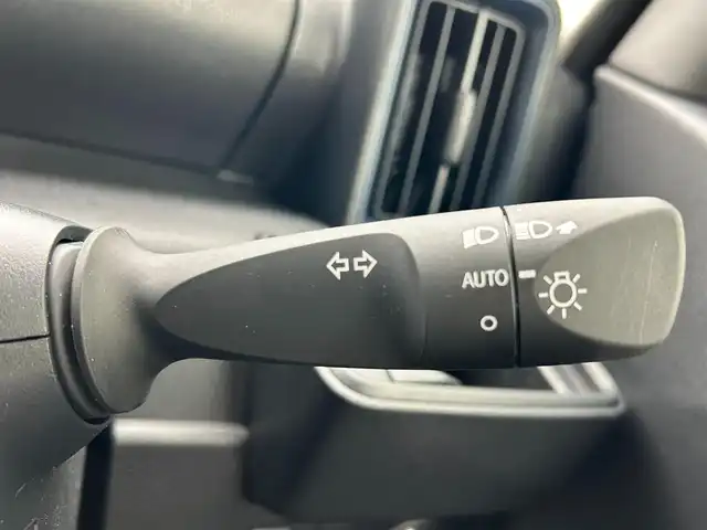 ダイハツ タント X ターボ 滋賀県 2025(令7)年 0.4万km ブラックマイカメタリック 片側パワースライドドア/純正9インチディスプレイオーディオ/（AM/FM/フルセグ/Bluetooth/USB/HDMI/ipod/Apple Car　play/Android Auto）/バックカメラ/ETC/前方ドライブレコーダー/踏み間違い防止アシスト/プリクラッシュブレーキアシスト/ヒルスタート（坂道発進）アシスト/前方衝突防止支援システム/TCS（トラクションコントロールシステム）/VDC（ビークルダイナミクスコントロール）/レーンキープアシスト/ABS（アンチロックブレーキシステム）/コーナー・バックセンサー（ソナー）/標識検知機能/車線逸脱警報/運転席・助手席シートヒーター/電動格納ミラー/電子パーキング/ブレーキホールド/アイドリングストップ/ステアリングスイッチ/オートライト/オートハイビーム/LEDヘッドライト/フルオートエアコン/USB端子/プッシュスタート/スマートキー/純正フロアマット/純正ドアバイザー