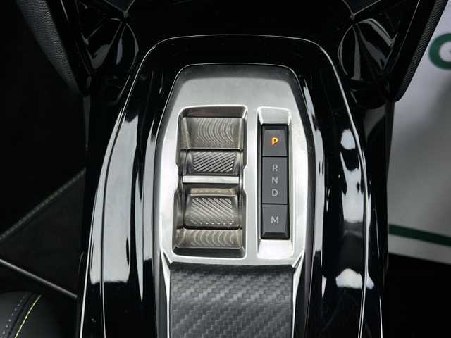 プジョー プジョー ２００８ シエロ ブルーHDi 静岡県 2025(令7)年 0.7万km 白 /ワンオーナー//ディスプレイオーディオ//Bleutooth//全周囲カメラ//アクティブセーフティブレーキ//サンルーフ//ハーフレザーシート//ブラインドスポットモニター//純正17インチAW//スマートキー//LEDヘッドライト//保証書//取説