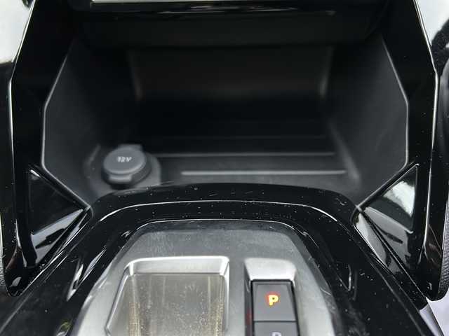 プジョー プジョー ２００８ シエロ ブルーHDi 静岡県 2025(令7)年 0.7万km 白 /ワンオーナー//ディスプレイオーディオ//Bleutooth//全周囲カメラ//アクティブセーフティブレーキ//サンルーフ//ハーフレザーシート//ブラインドスポットモニター//純正17インチAW//スマートキー//LEDヘッドライト//保証書//取説