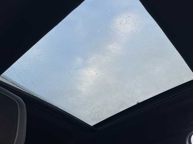 プジョー プジョー ２００８ シエロ ブルーHDi 静岡県 2025(令7)年 0.7万km 白 /ワンオーナー//ディスプレイオーディオ//Bleutooth//全周囲カメラ//アクティブセーフティブレーキ//サンルーフ//ハーフレザーシート//ブラインドスポットモニター//純正17インチAW//スマートキー//LEDヘッドライト//保証書//取説