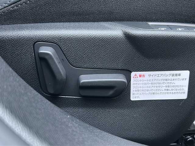 プジョー プジョー ２００８ シエロ ブルーHDi 静岡県 2025(令7)年 0.7万km 白 /ワンオーナー//ディスプレイオーディオ//Bleutooth//全周囲カメラ//アクティブセーフティブレーキ//サンルーフ//ハーフレザーシート//ブラインドスポットモニター//純正17インチAW//スマートキー//LEDヘッドライト//保証書//取説