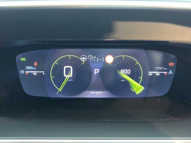 プジョー プジョー ２００８ シエロ ブルーHDi 静岡県 2025(令7)年 0.7万km 白 /ワンオーナー//ディスプレイオーディオ//Bleutooth//全周囲カメラ//アクティブセーフティブレーキ//サンルーフ//ハーフレザーシート//ブラインドスポットモニター//純正17インチAW//スマートキー//LEDヘッドライト//保証書//取説