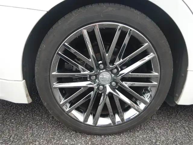 トヨタ クラウン ハイブリッド アスリートG 静岡県 2017(平29)年 9.5万km ホワイトパールクリスタルシャイン PCS（衝突軽減ブレーキ）/LDA(車線逸脱警報)/BSM（ブラインドスポットモニター）/レーダークルーズコントロール/オートライト/オートハイビーム/フォグライト/サンルーフ/本革シート/前席シートヒーター/エアーシート/前席パワーシート/純正ナビゲーション/・Bluetooth接続/・AM/・FM/・AUX/・地デジ/・ブルーレイ/・DVD/・SD/2.0ETC/純正フロアマット/マニュアルモード付AT/プッシュスタート/スマートキー×2/運転席シートメモリー/ウインカー付きドアミラー/社外ガングリップステアリング/新車保証書