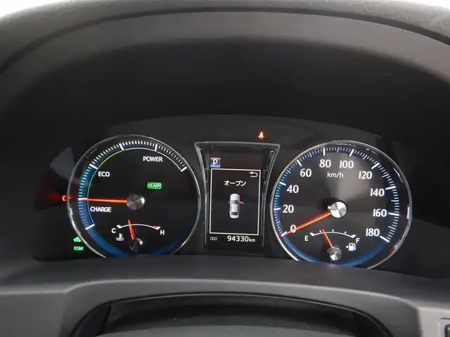 トヨタ クラウン ハイブリッド アスリートG 静岡県 2017(平29)年 9.5万km ホワイトパールクリスタルシャイン PCS（衝突軽減ブレーキ）/LDA(車線逸脱警報)/BSM（ブラインドスポットモニター）/レーダークルーズコントロール/オートライト/オートハイビーム/フォグライト/サンルーフ/本革シート/前席シートヒーター/エアーシート/前席パワーシート/純正ナビゲーション/・Bluetooth接続/・AM/・FM/・AUX/・地デジ/・ブルーレイ/・DVD/・SD/2.0ETC/純正フロアマット/マニュアルモード付AT/プッシュスタート/スマートキー×2/運転席シートメモリー/ウインカー付きドアミラー/社外ガングリップステアリング/新車保証書