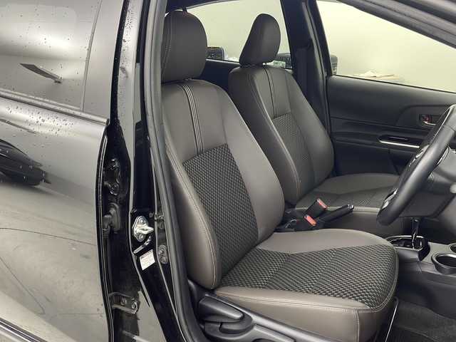 トヨタ アクア クロスオーバー グラム 宮城県 2018(平30)年 5.4万km ブラックマイカ ハーフレザーシート/トヨタセーフティセンス/・プリクラッシュセーフティ/・レーンディパチャーアラート/・オートハイビーム/・クリアランスソナー（前後）/純正9型ナビ/ナビロックの為確認不可/バックカメラ/LEDヘッドライト/LEDフォグライト/純正ドライブレコーダー（フロント）/ビルドインETC/革巻きステアリング/ステアリングスイッチ/プッシュスタート/スマートキー/純正フロアマット/純正16インチアルミホイール/ドアバイザー/横滑り防止装置