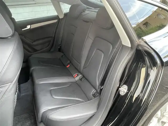 アウディ Ａ５ SB 2．0 TFSI クワトロ 埼玉県 2015(平27)年 4万km 黒 登録時39801ｋｍ/純正ナビ（フルセグTV）/・AM/FM/CD/DVD/BT/黒レザーシート（合皮）/前席パワーシート/前席シートヒーター/パドルシフト/クレアランスソナー/純正１８インチAW/LEDヘッドライト/フォグランプ/プッシュスタート/スマートキー×２/ビルトインETC/横滑り防止/革巻きステアリング/ウィンカーミラー/純正フロアマット/保証書/取扱説明書/ナビ取扱説明書
