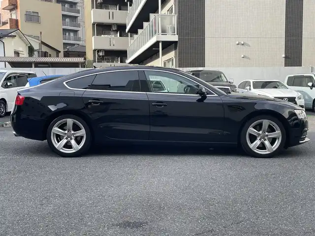 アウディ Ａ５ SB 2．0 TFSI クワトロ 埼玉県 2015(平27)年 4万km 黒 登録時39801ｋｍ/純正ナビ（フルセグTV）/・AM/FM/CD/DVD/BT/黒レザーシート（合皮）/前席パワーシート/前席シートヒーター/パドルシフト/クレアランスソナー/純正１８インチAW/LEDヘッドライト/フォグランプ/プッシュスタート/スマートキー×２/ビルトインETC/横滑り防止/革巻きステアリング/ウィンカーミラー/純正フロアマット/保証書/取扱説明書/ナビ取扱説明書