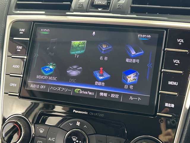 スバル レヴォーグ 1．6STIスポーツアイサイト 神奈川県 2016(平28)年 8.2万km クリスタルホワイトP 純正SDナビ【CN-LR720D】/Bluetooth・SD・iPod・フルセグTV/４WD/アイサイトVer3/バックカメラ/全車速追従機能付クルーズコントロール/本革シート/シートメモリ付前席パワーシート/シートヒーター/ブラインドスポットモニター/ビルトインETC/前側ドライブレコーダー/純正フロアマット/純正18インチアルミホイール/LEDヘッドランプ/オートマチックハイビーム/ダウンヒルアシストコントロール/プリクラッシュブレーキ/アクティブレーンキープ/ステレオカメラ/車線逸脱ふらつき警報/誤発信抑制制御機能/誤後進抑制制御機能