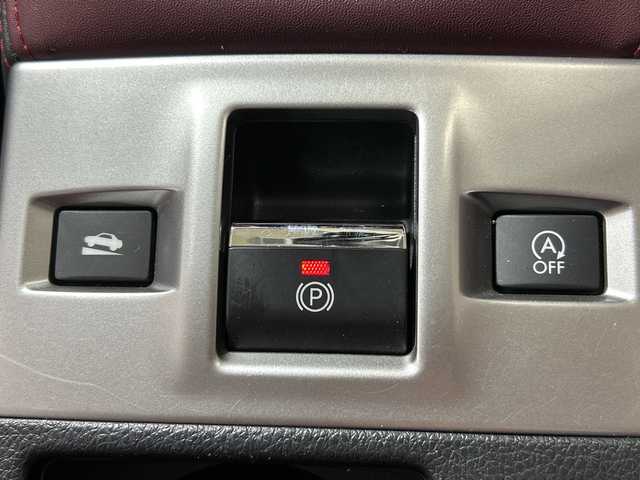 スバル レヴォーグ 1．6STIスポーツアイサイト 神奈川県 2016(平28)年 8.2万km クリスタルホワイトP 純正SDナビ【CN-LR720D】/Bluetooth・SD・iPod・フルセグTV/４WD/アイサイトVer3/バックカメラ/全車速追従機能付クルーズコントロール/本革シート/シートメモリ付前席パワーシート/シートヒーター/ブラインドスポットモニター/ビルトインETC/前側ドライブレコーダー/純正フロアマット/純正18インチアルミホイール/LEDヘッドランプ/オートマチックハイビーム/ダウンヒルアシストコントロール/プリクラッシュブレーキ/アクティブレーンキープ/ステレオカメラ/車線逸脱ふらつき警報/誤発信抑制制御機能/誤後進抑制制御機能